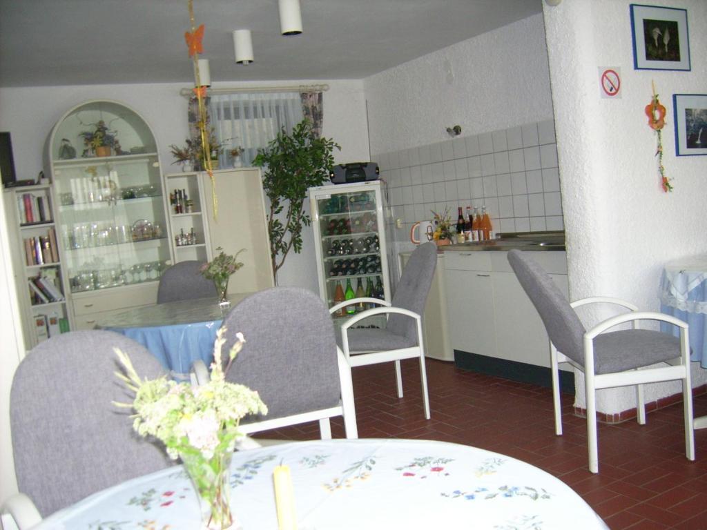 Gaestehaus Hochrhoenblick Schönau an der Brend Buitenkant foto