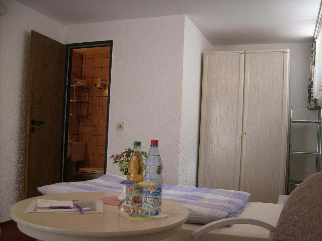 Gaestehaus Hochrhoenblick Schönau an der Brend Kamer foto