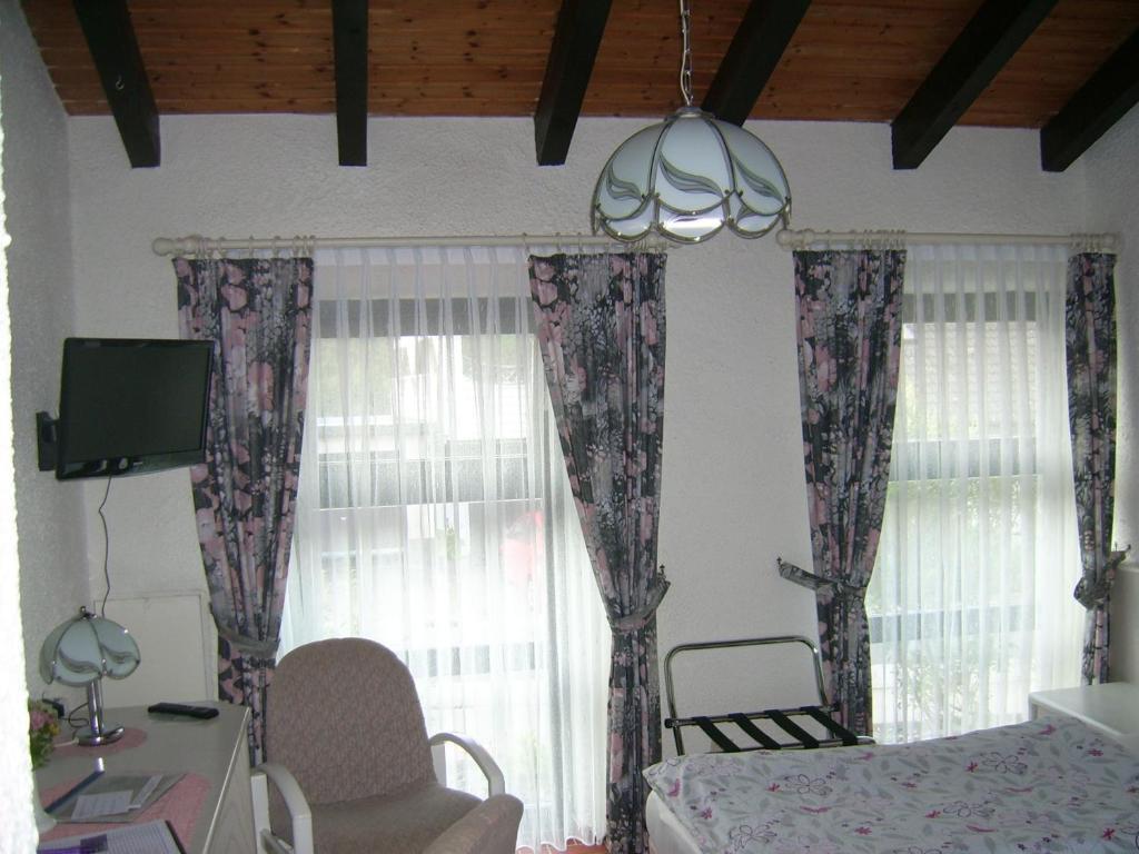 Gaestehaus Hochrhoenblick Schönau an der Brend Kamer foto