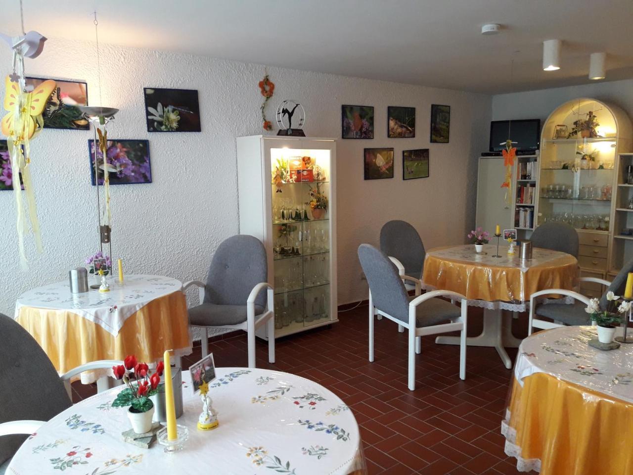 Gaestehaus Hochrhoenblick Schönau an der Brend Buitenkant foto